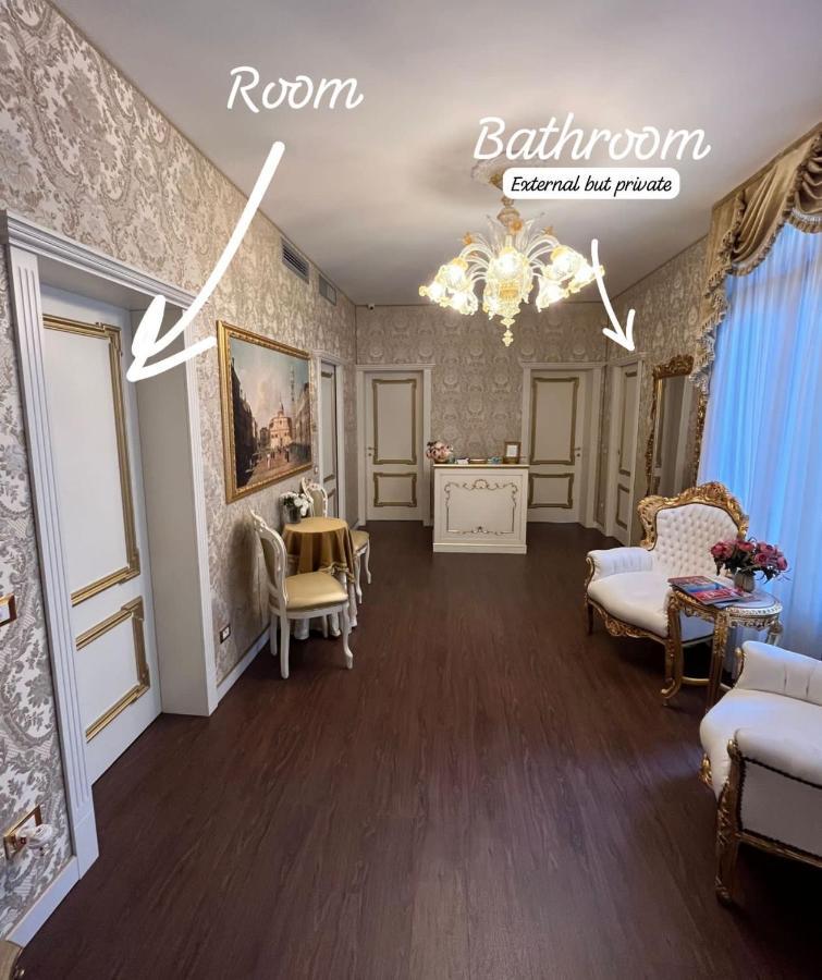Double Room Private External Bathroom