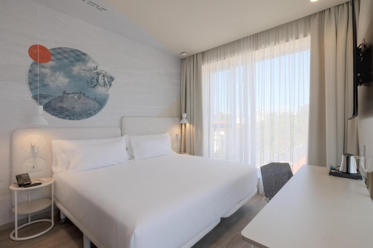 Superior Double or Twin Room City View