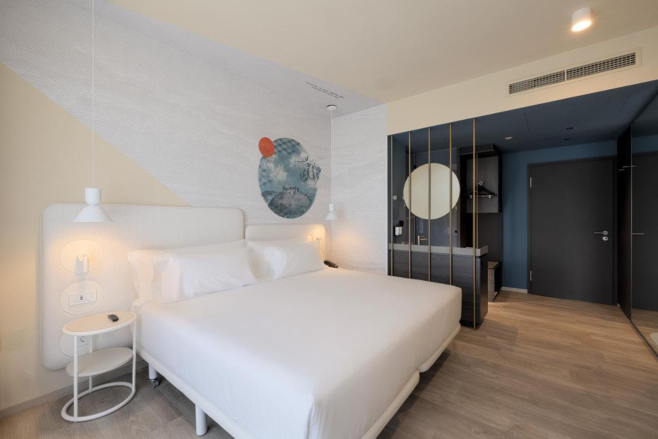 Superior Double or Twin Room Atrium