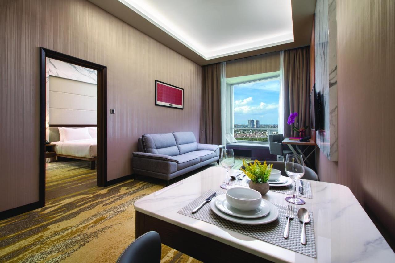 Premier King with Access to Business Lounge
