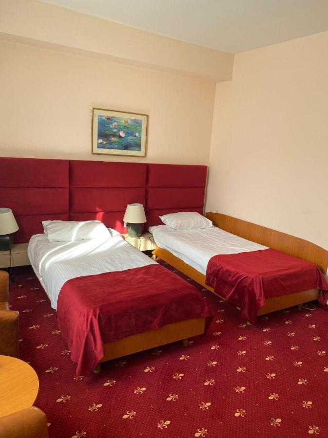 Double or Twin Room,1228387112:JPEG