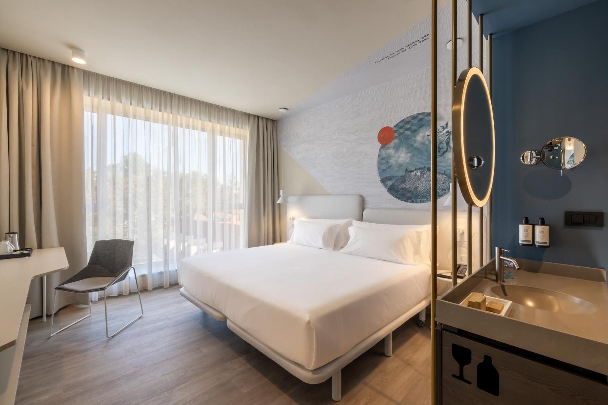 Superior Double or Twin Room City View