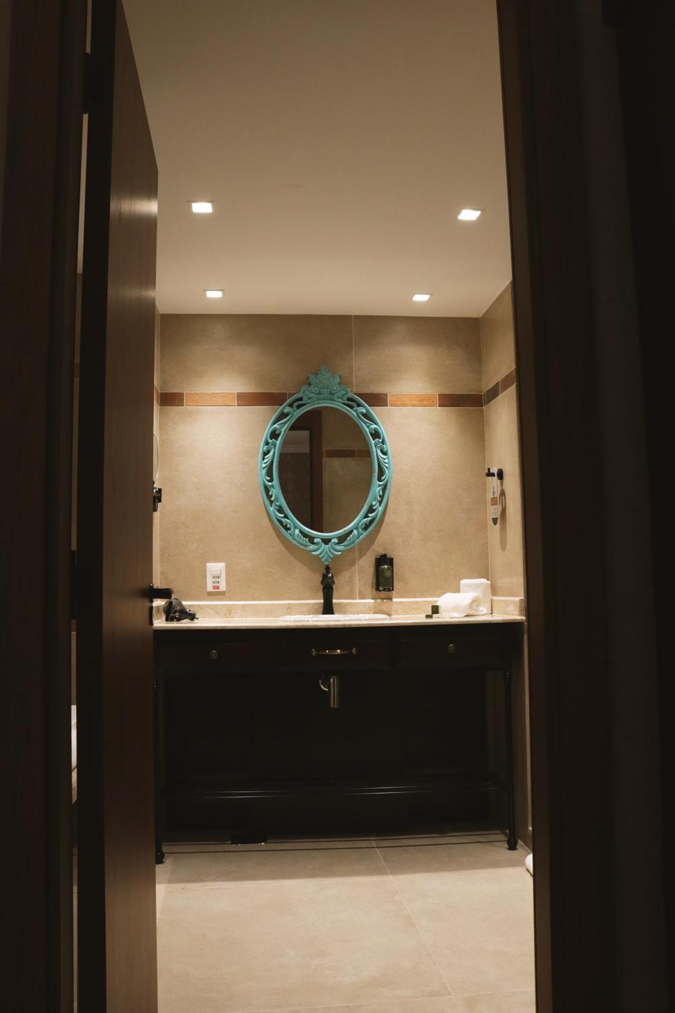Queen Suite Spa Bath