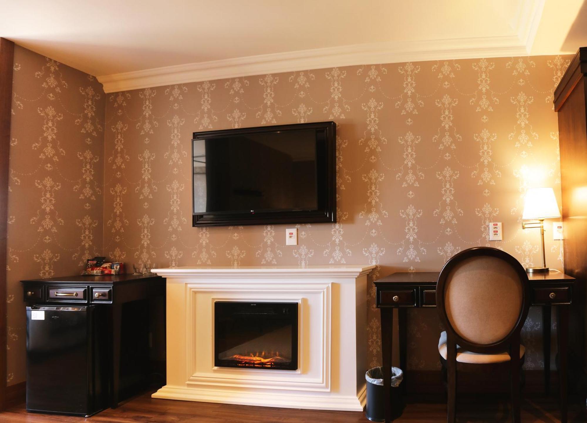 Queen Suite