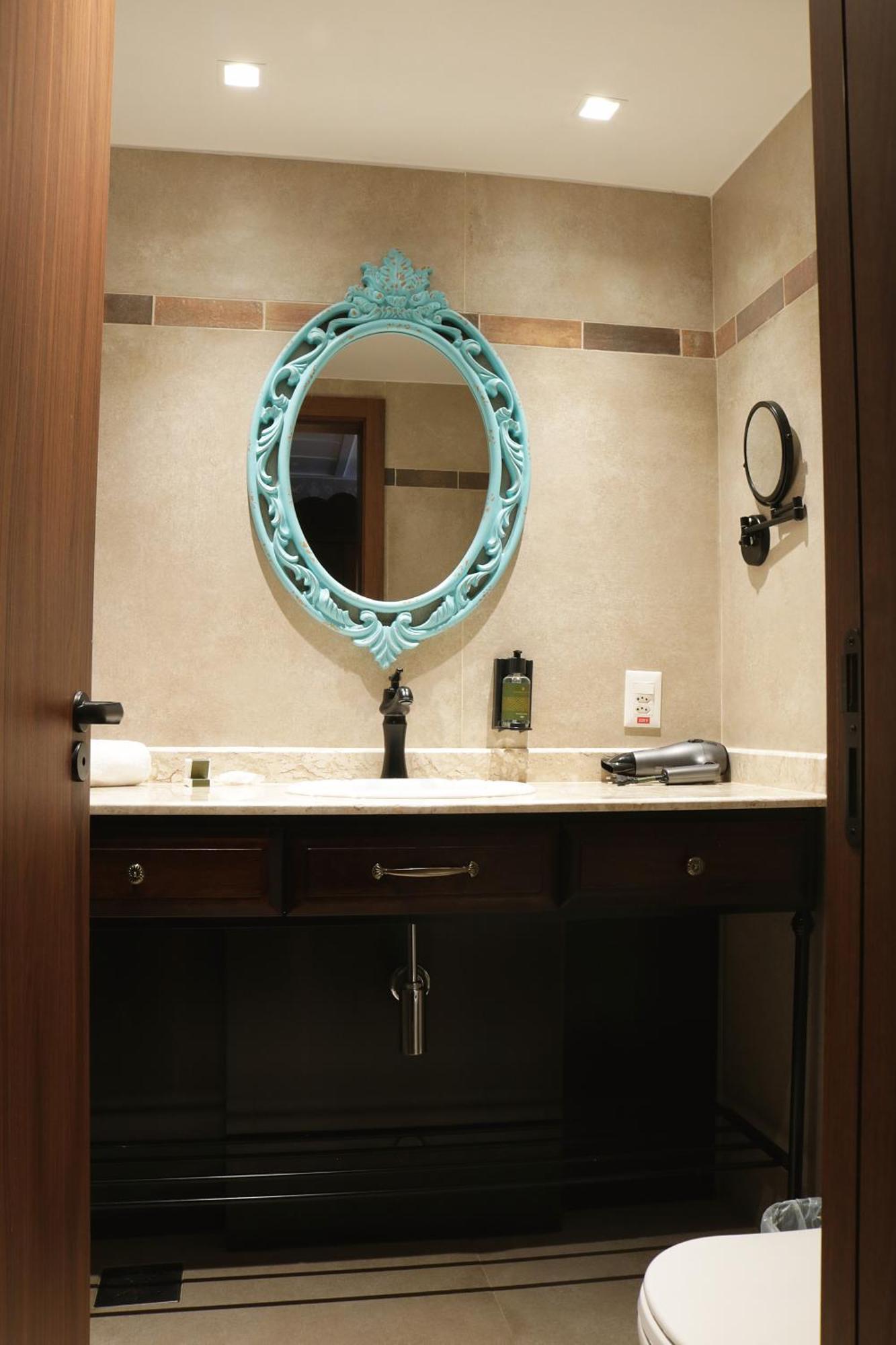 Queen Suite