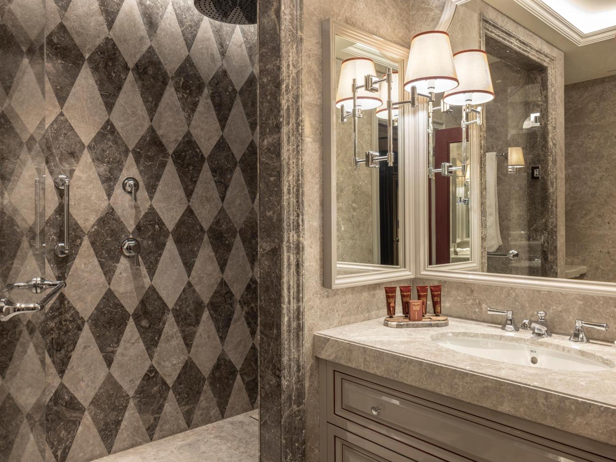 Grand Deluxe Ciragan Bosphorus View King Room,1659460053:JPEG