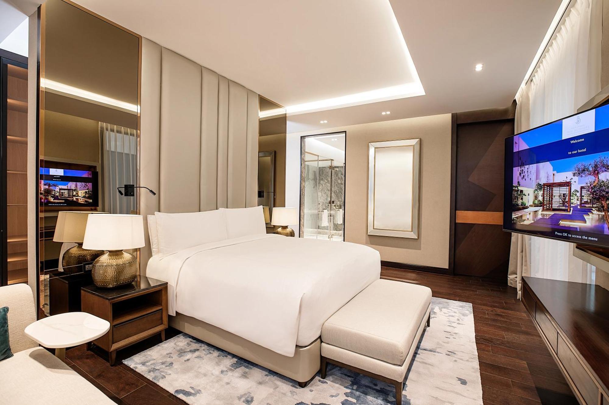 The Luxe Villa, 3 Bedroom, with Private Pool, Private Cinema and Butler Service