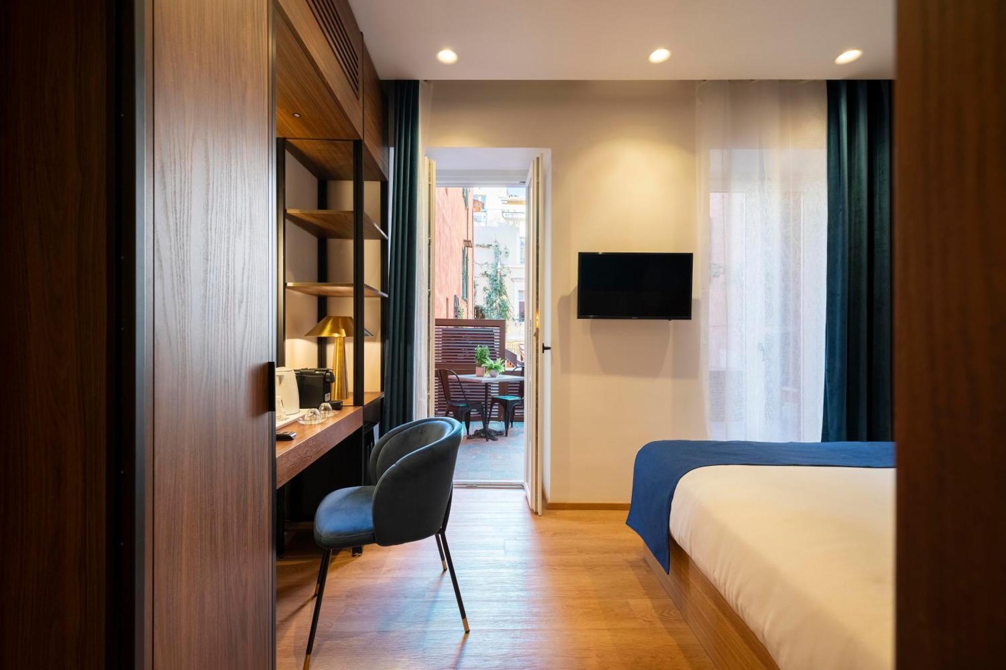 Queen Room with Balcony