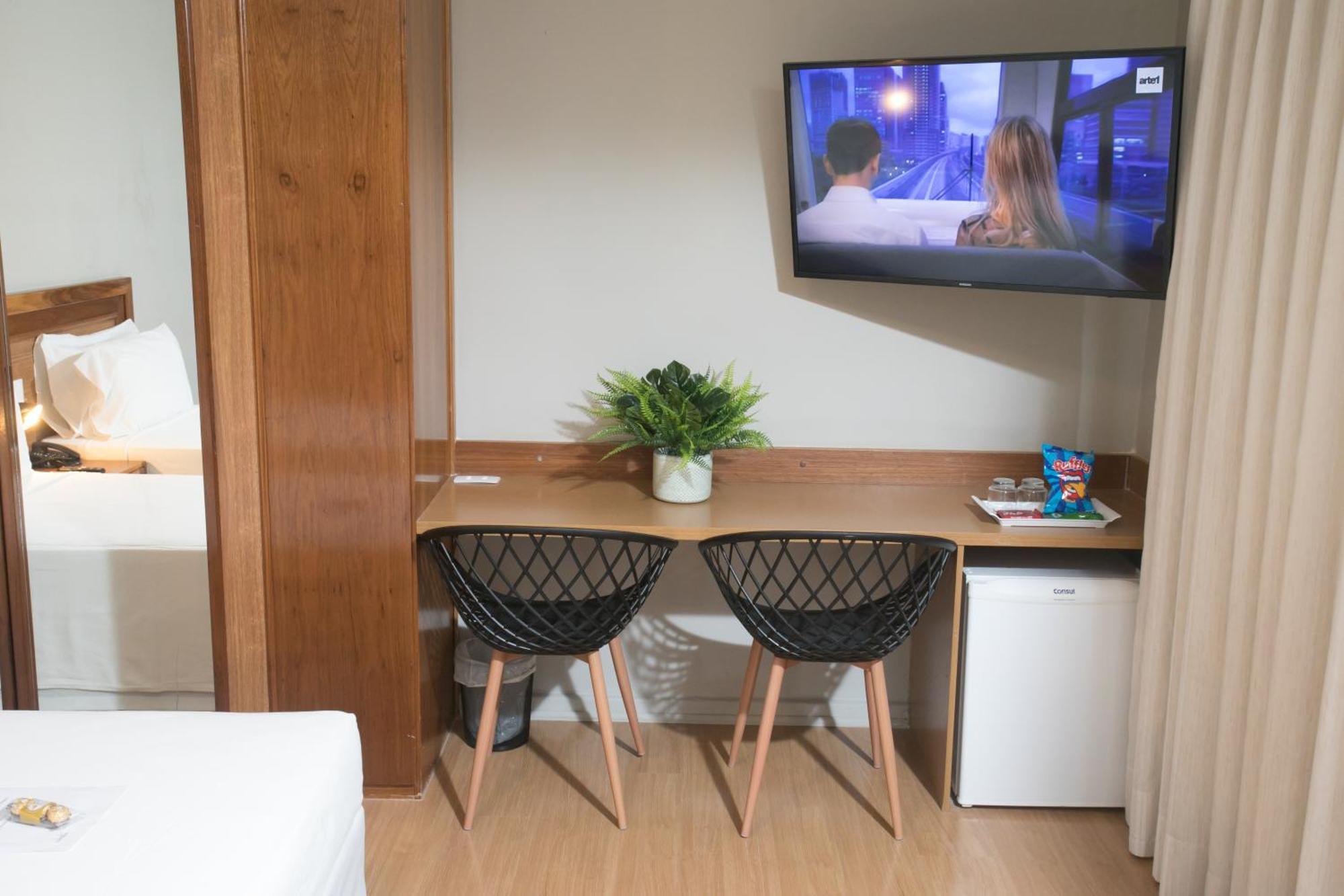 Standard Zimmer mit Kingsize-Bett
