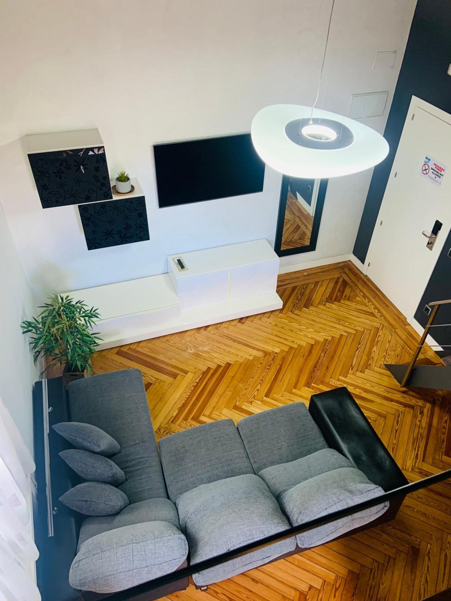 Deluxe Attic with Terrace,1542746047:JPEG