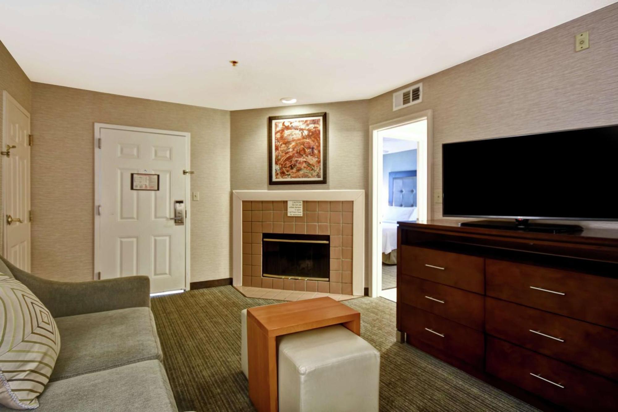 Two-Bedroom Suite Non-Smoking,1548809404:JPEG