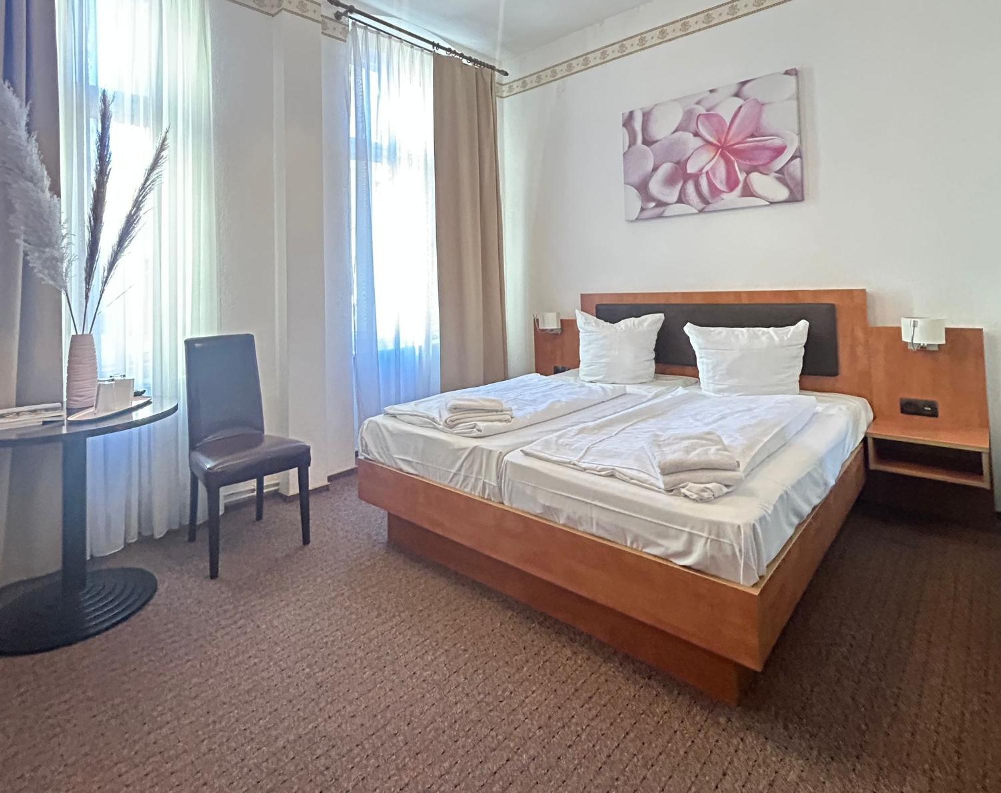 Basic Double Room