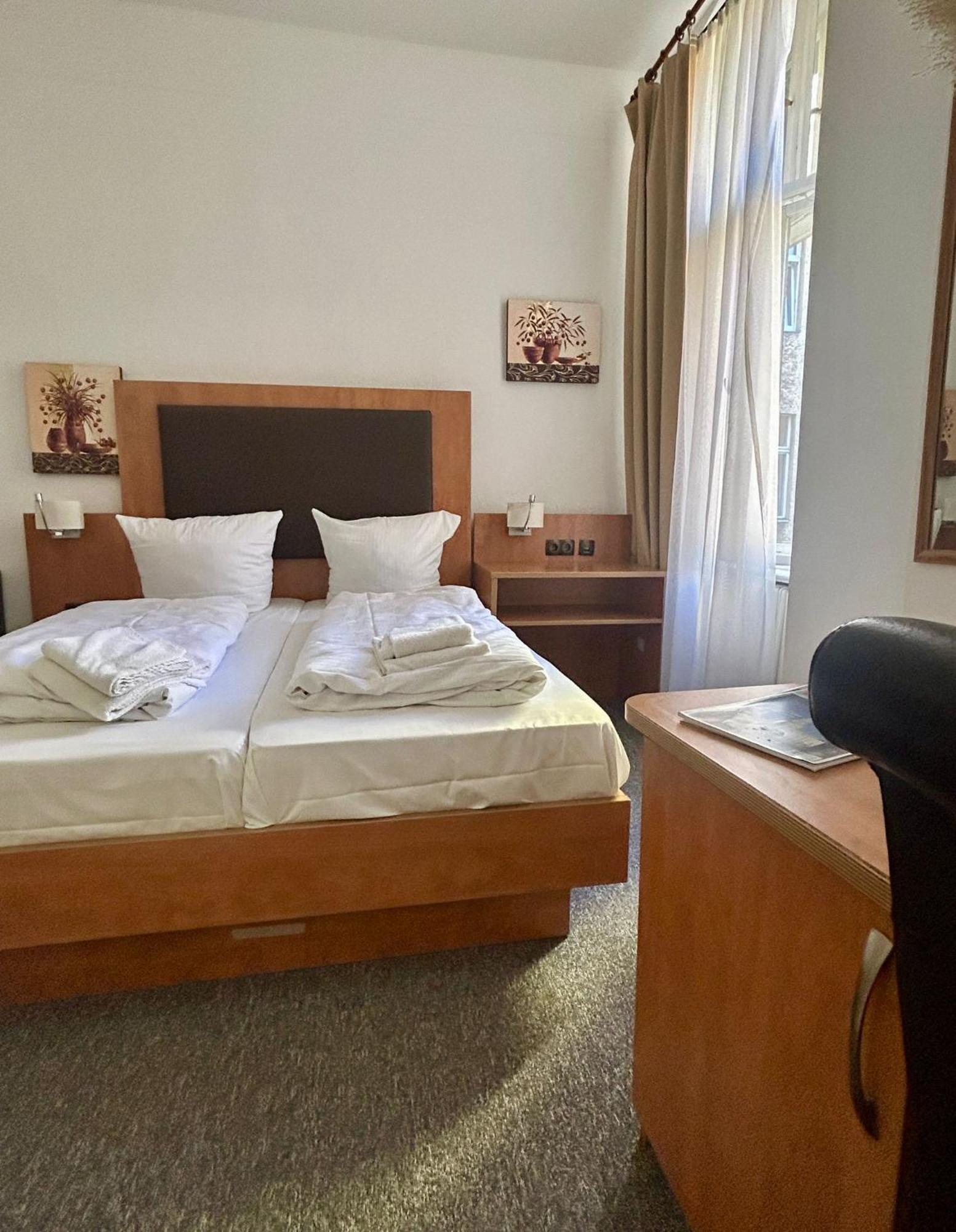 Basic Double Room