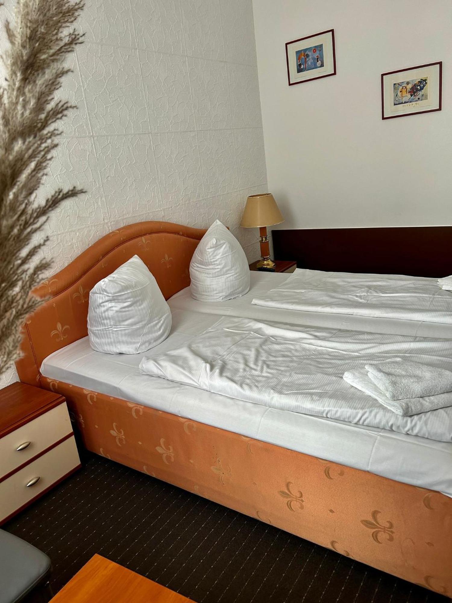 Basic Double Room