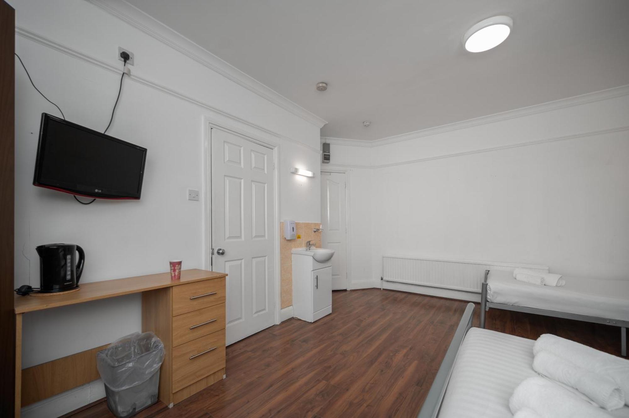 Double Room Private Bathroom