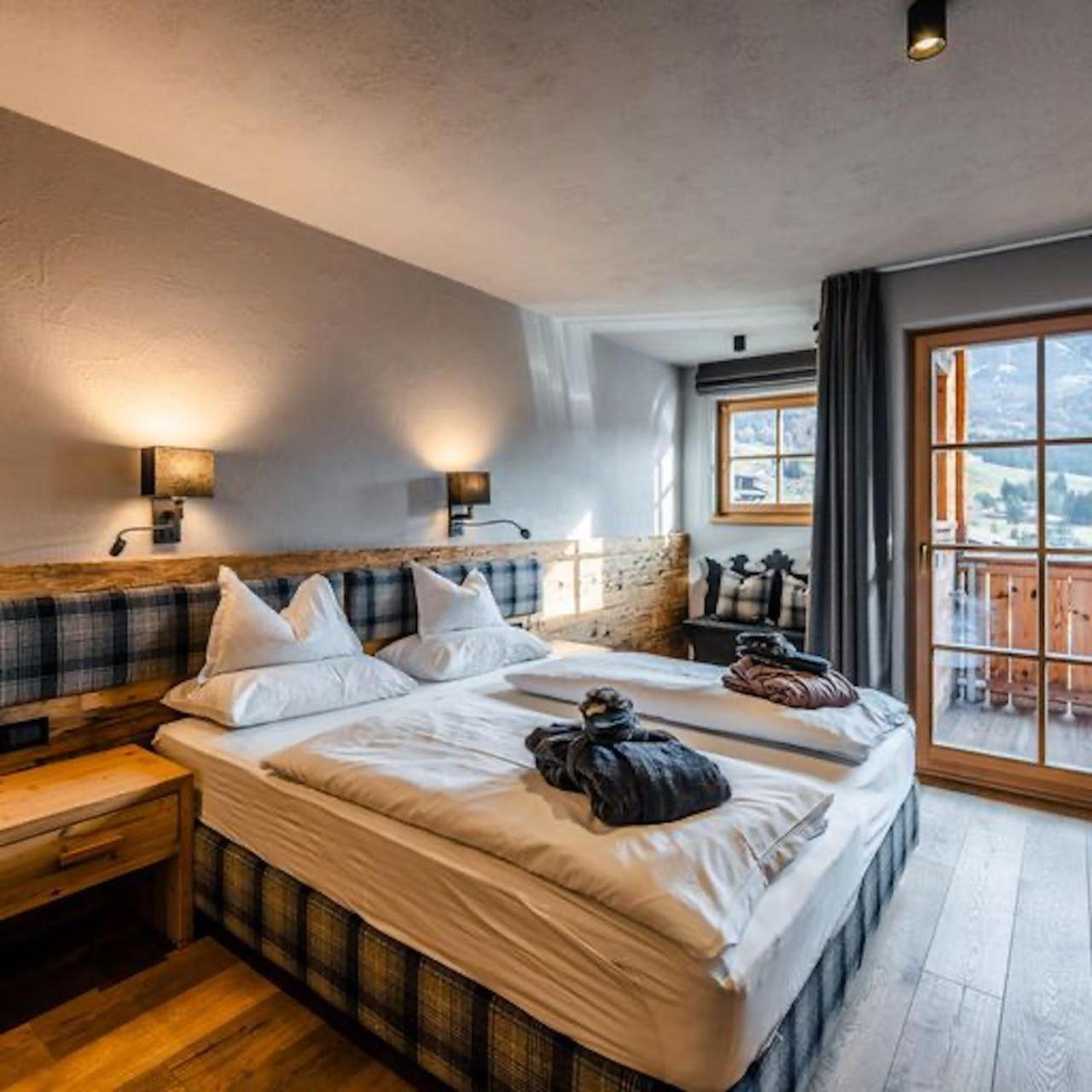Familiensuite mit Balkon