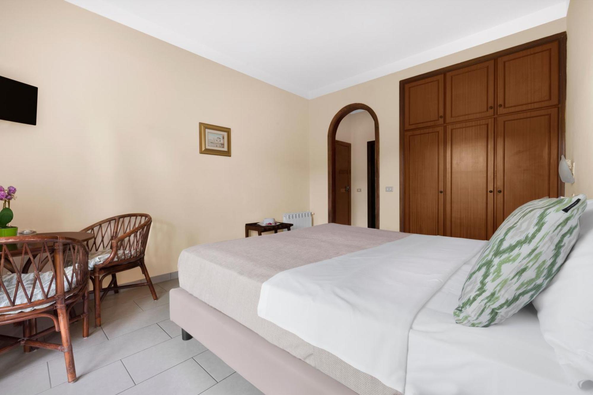 Doppelzimmer mit Gartenblick