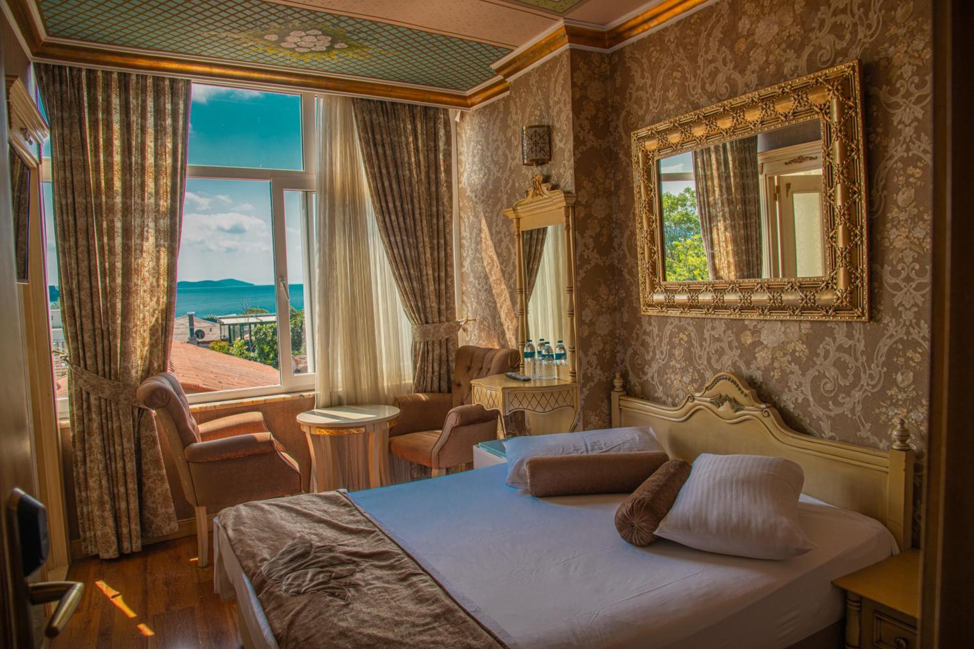 Double or Twin Room Sea View