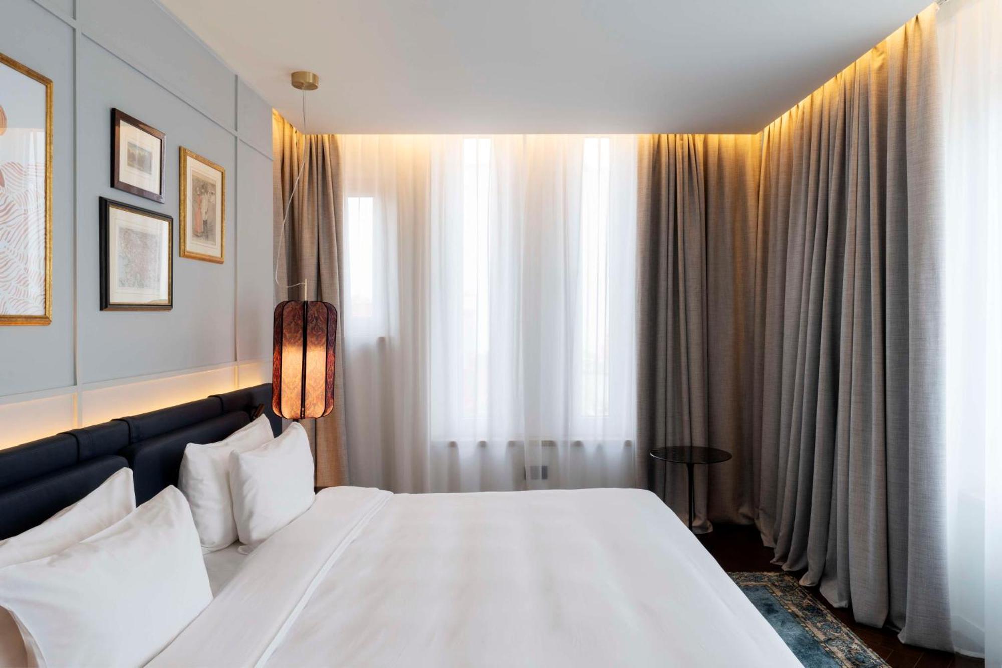 Junior Suite Bath