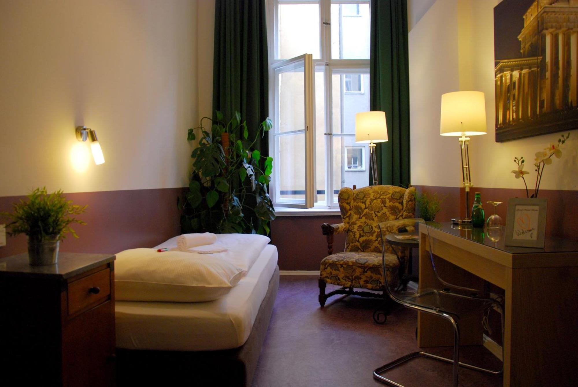 Single Room,1580424657:JPEG