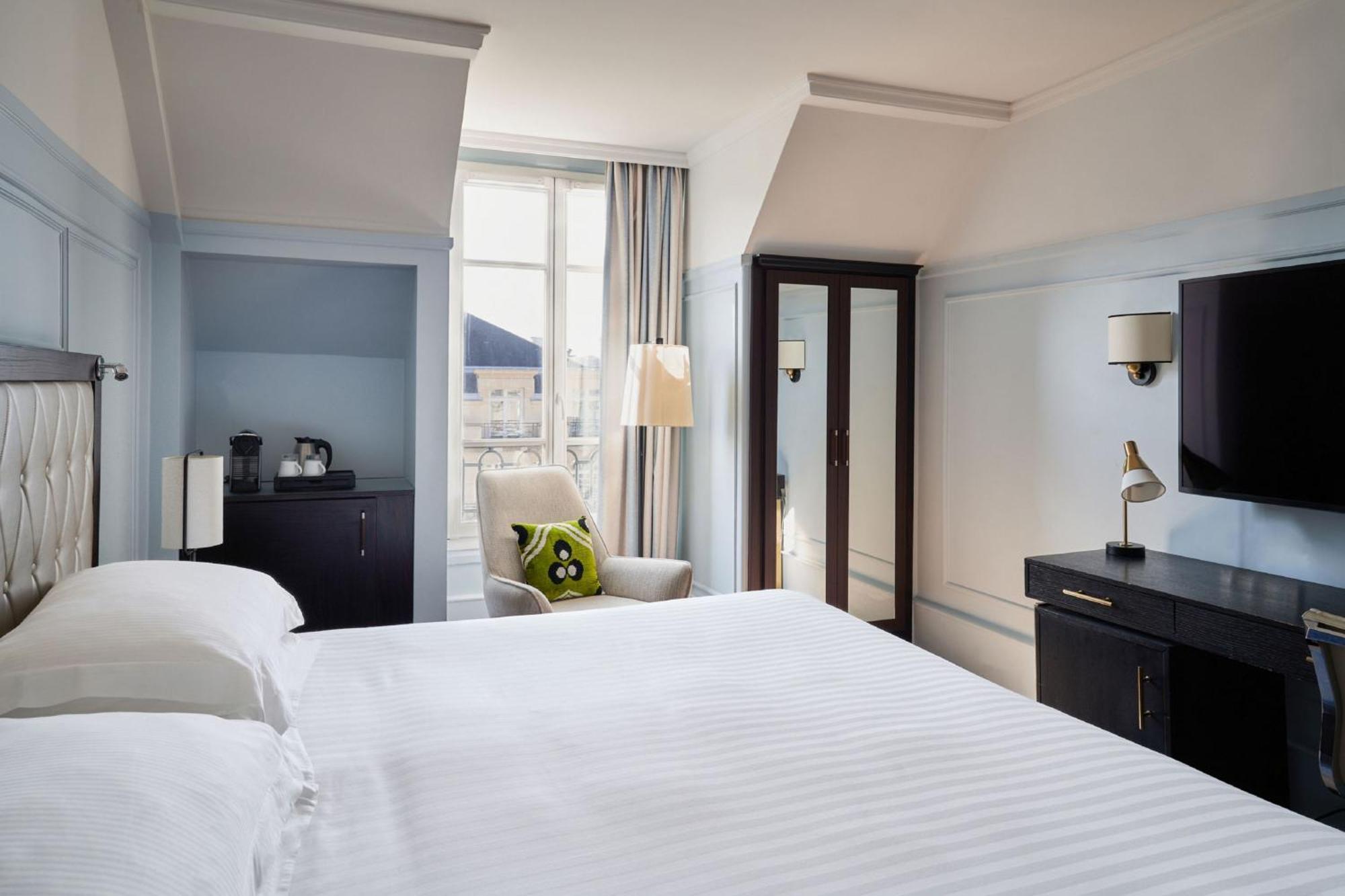 King Room Eiffel Tower View