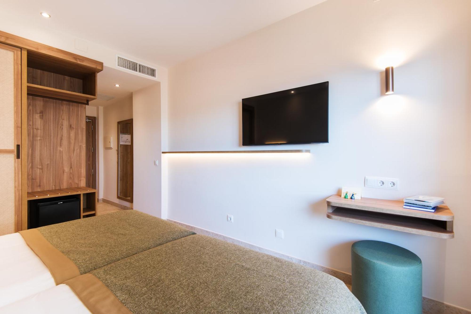 Twin Room with Terrace and Side Sea Views,1592044091:JPEG