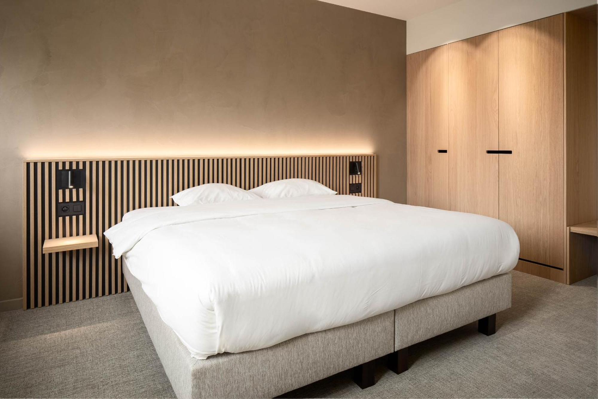 Deluxe Double Room Bath