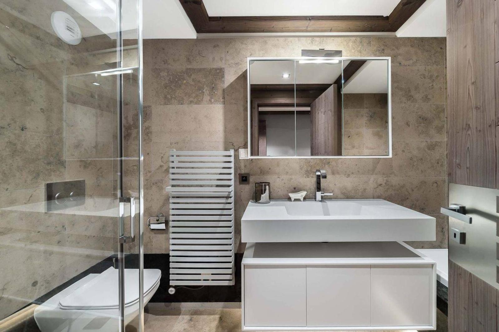 THREE-BEDROOM PRESTIGE RESIDENCE