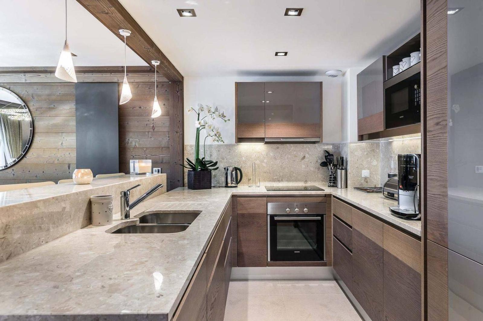 THREE-BEDROOM PRESTIGE RESIDENCE