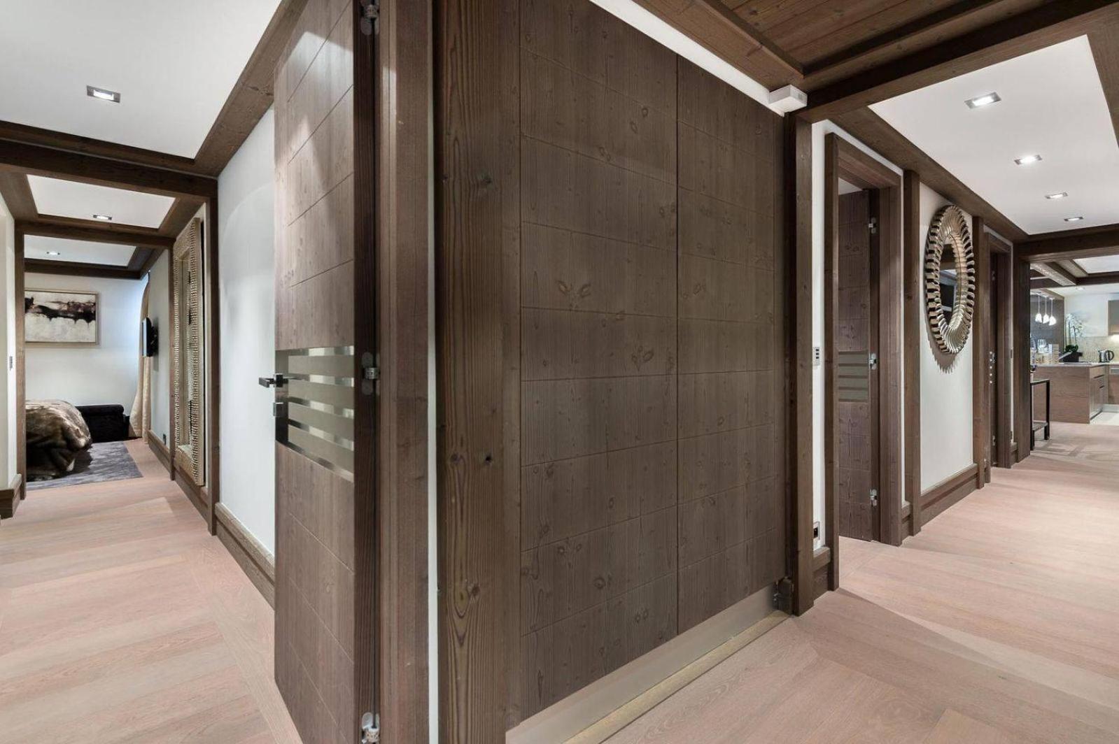 THREE-BEDROOM PRESTIGE RESIDENCE
