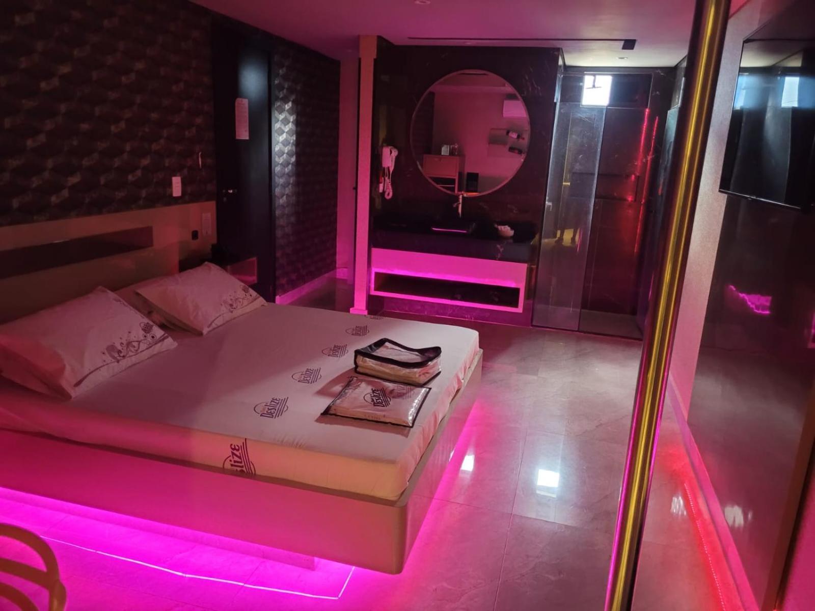 Deluxe Suite,1606499066:JPEG