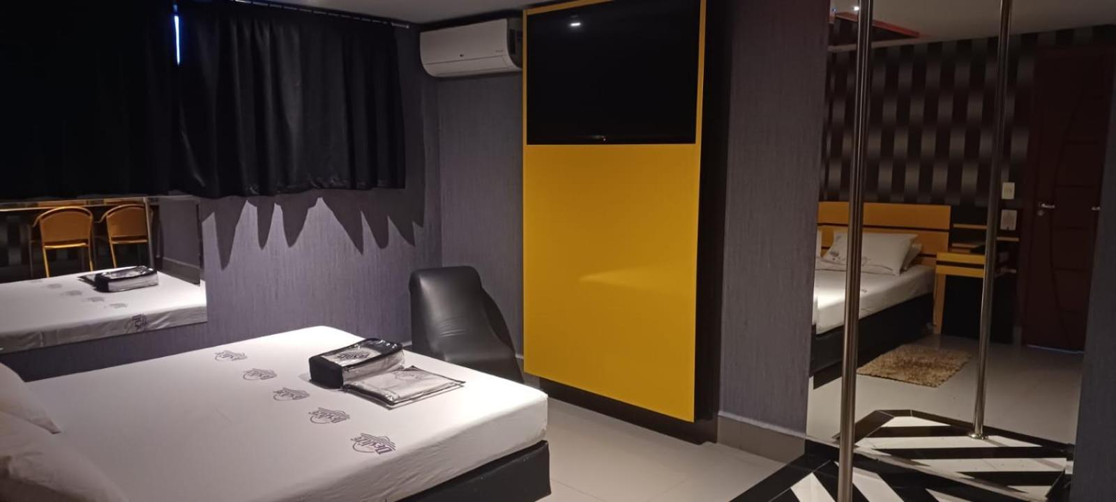 Deluxe Suite Spa Bath