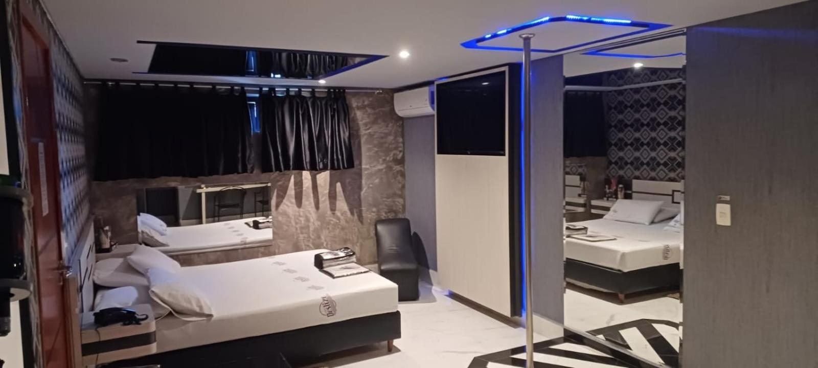 Deluxe Suite Spa Bath