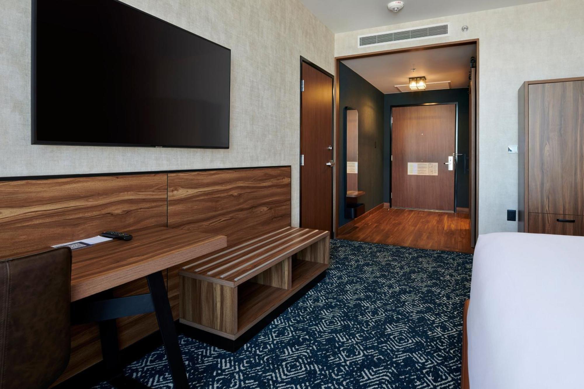 King Room,1641016792:JPEG