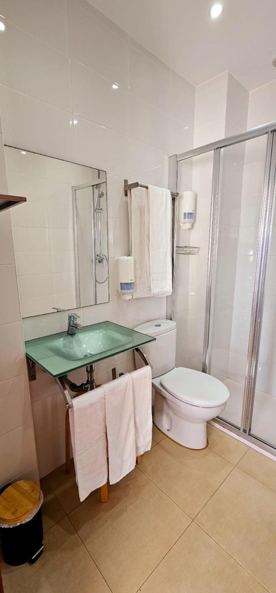 Triple Room Private Bathroom,1631565318:JPEG