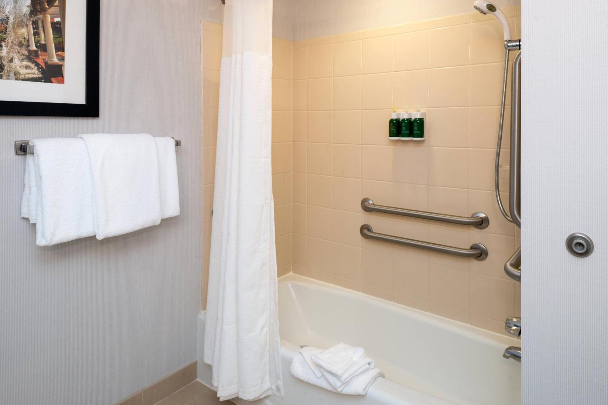 King Room - Hearing Accessible
