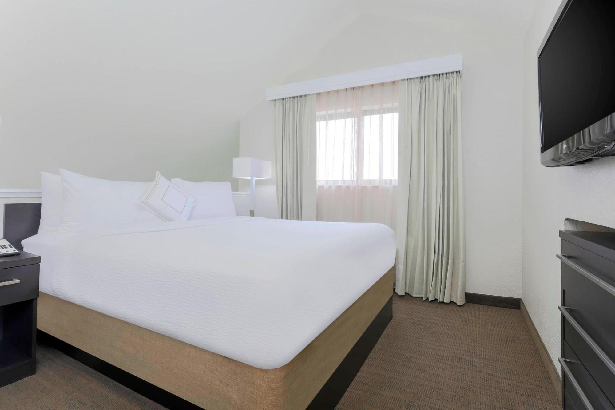 Two Bedroom Suite,1633000036:JPEG