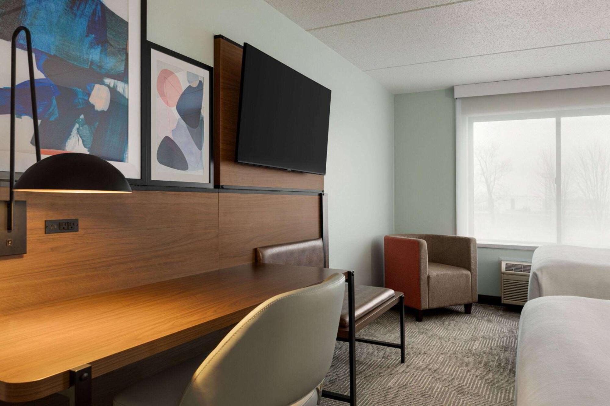 Queen Room Two Queen Beds Pet Friendly or Non-Smoking