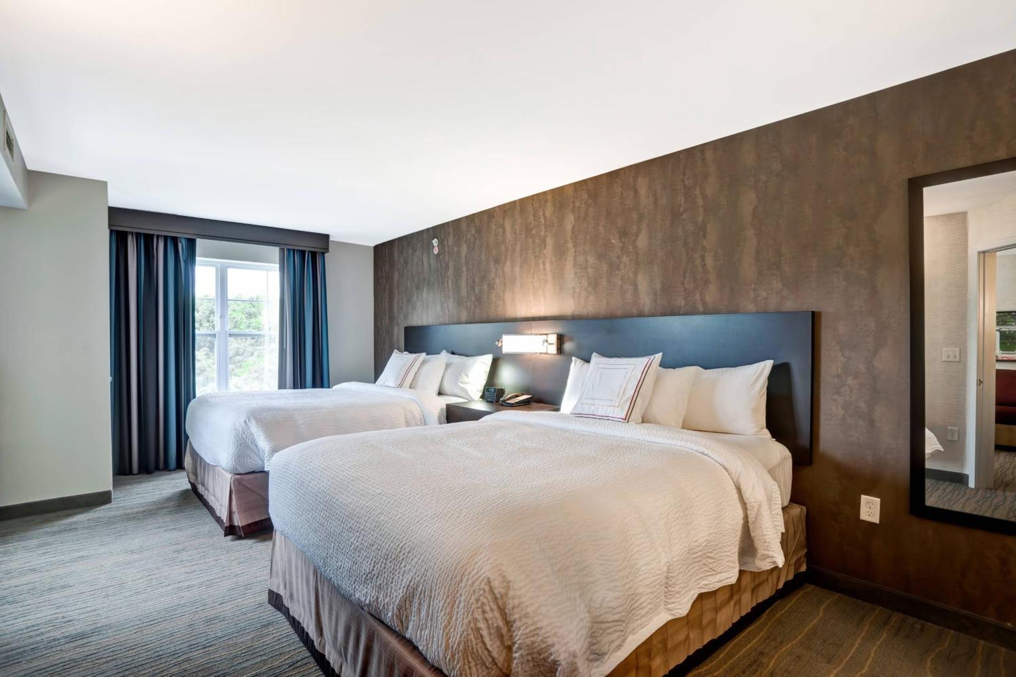 One-Bedroom Queen Suite,1636774087:JPEG