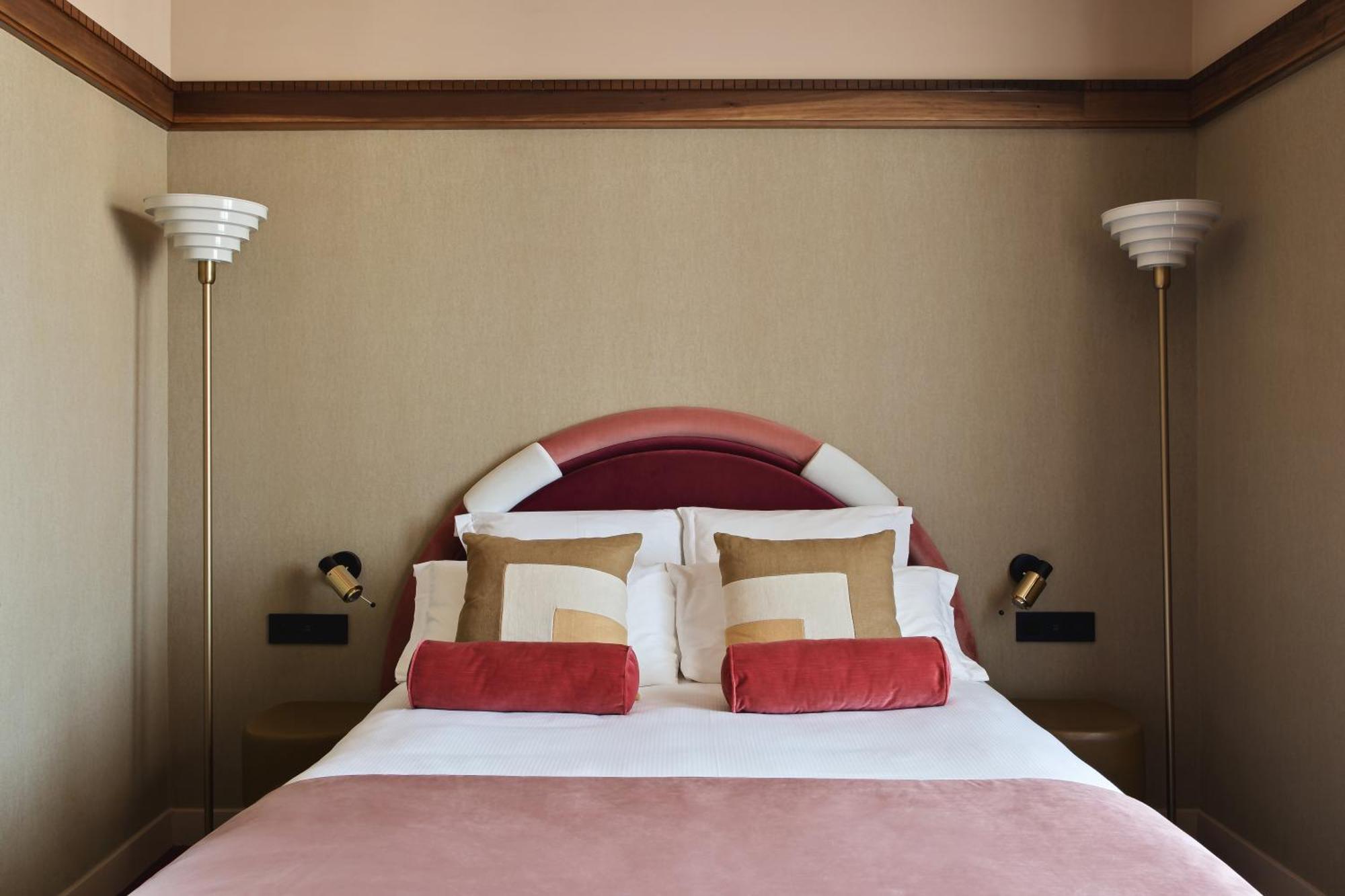 Classic Room – Florida Rose Double