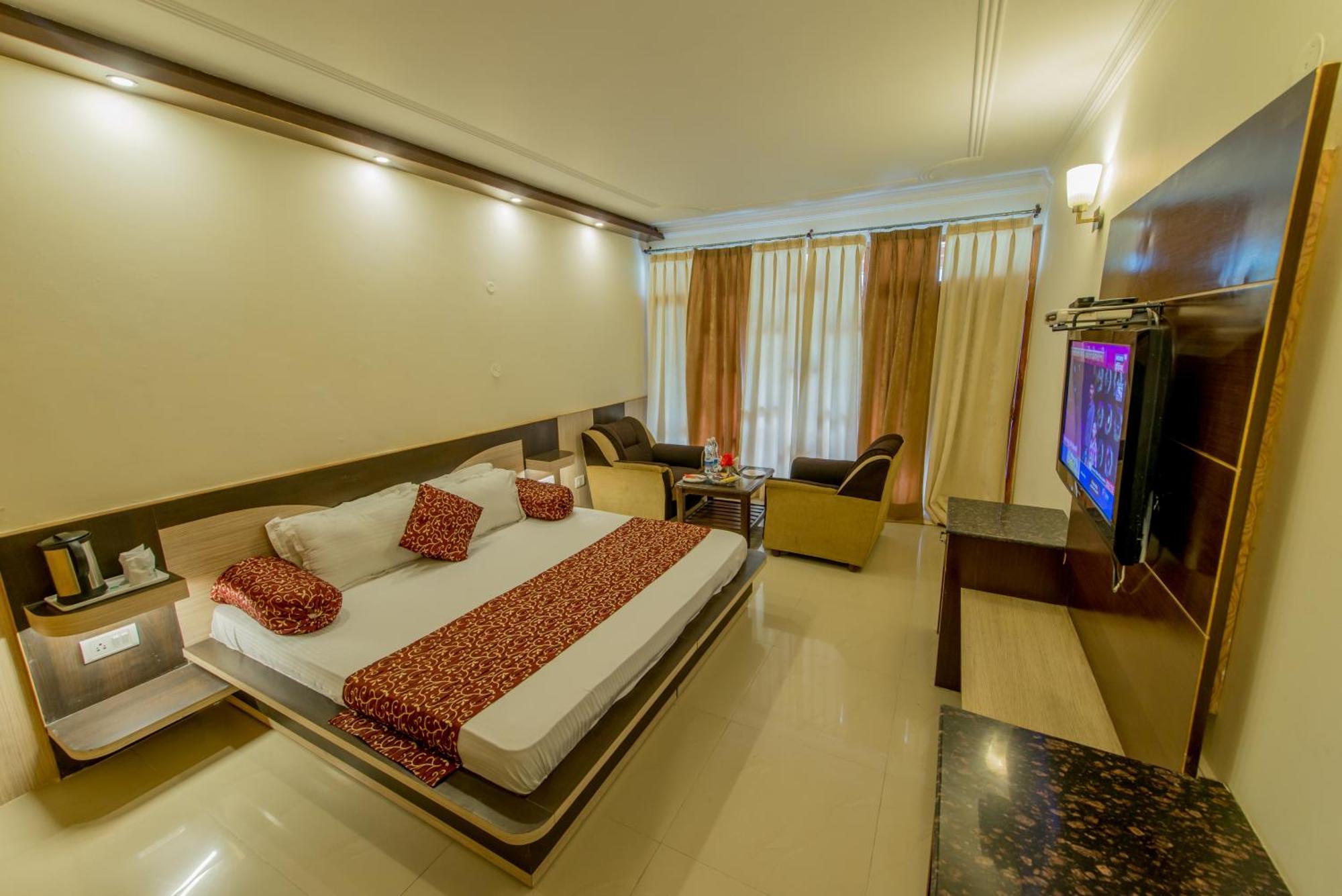 Deluxe Double or Twin Room