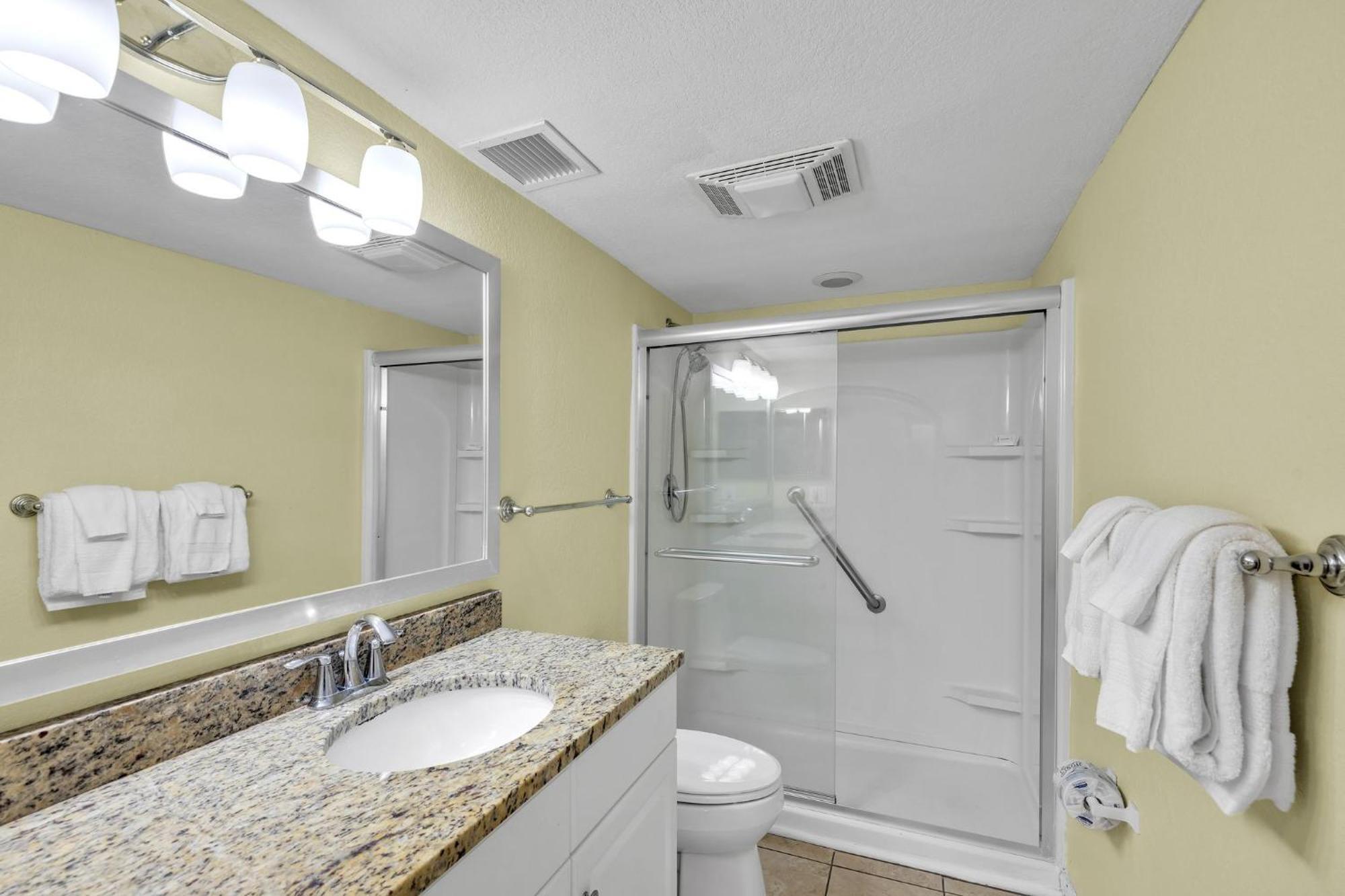Three-Bedroom Apartment,1649947265:JPEG