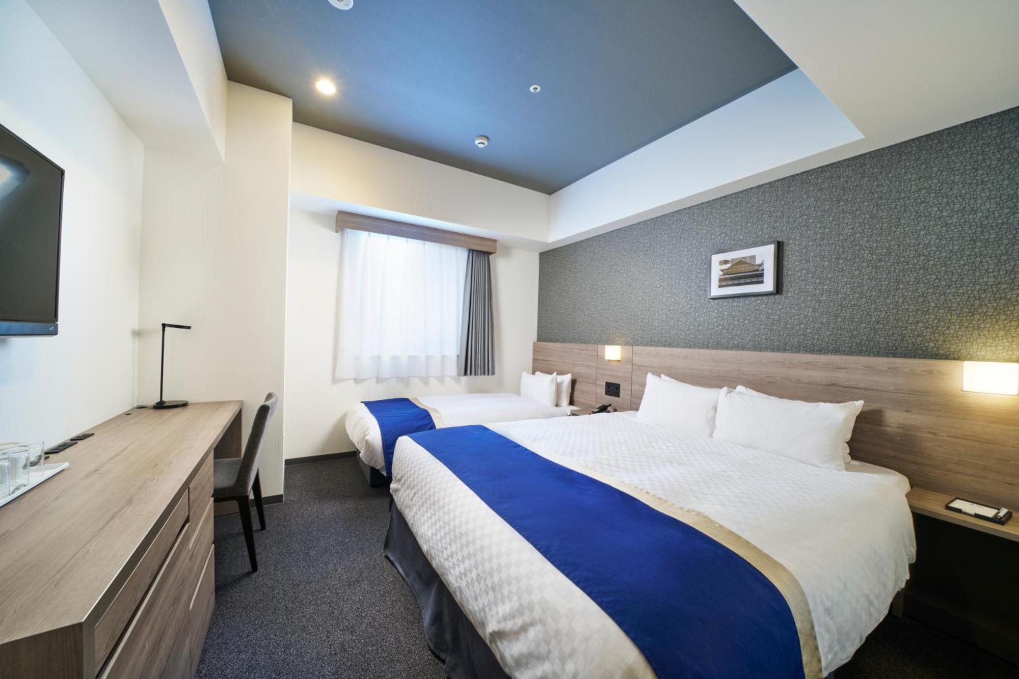 Executive Double Room with Sofa Bed and Bath Tub - Non-Smoking,1651767913:JPEG