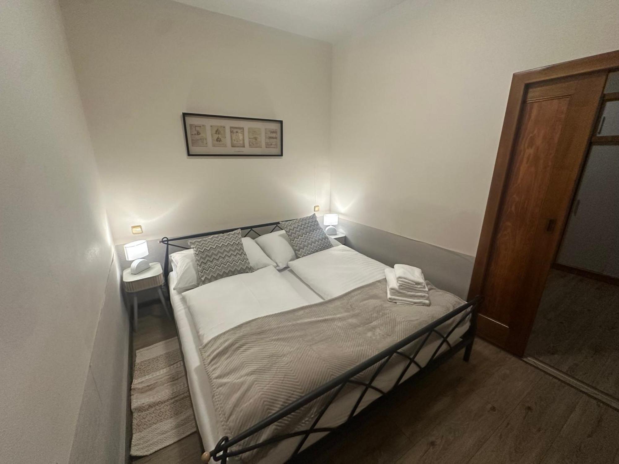 One-Bedroom Apartment,1652769072:JPEG