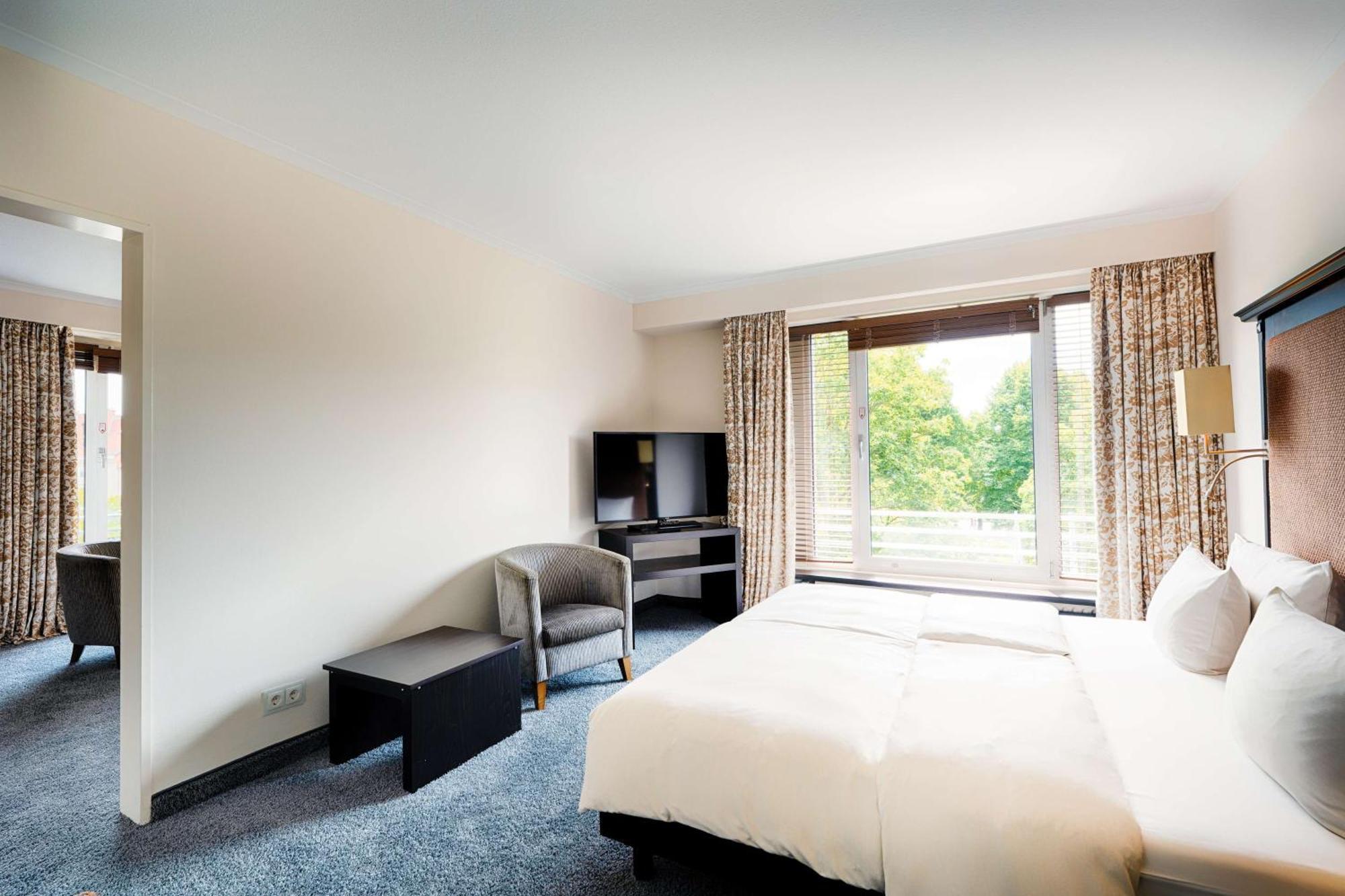Junior Suite,1658071006:JPEG