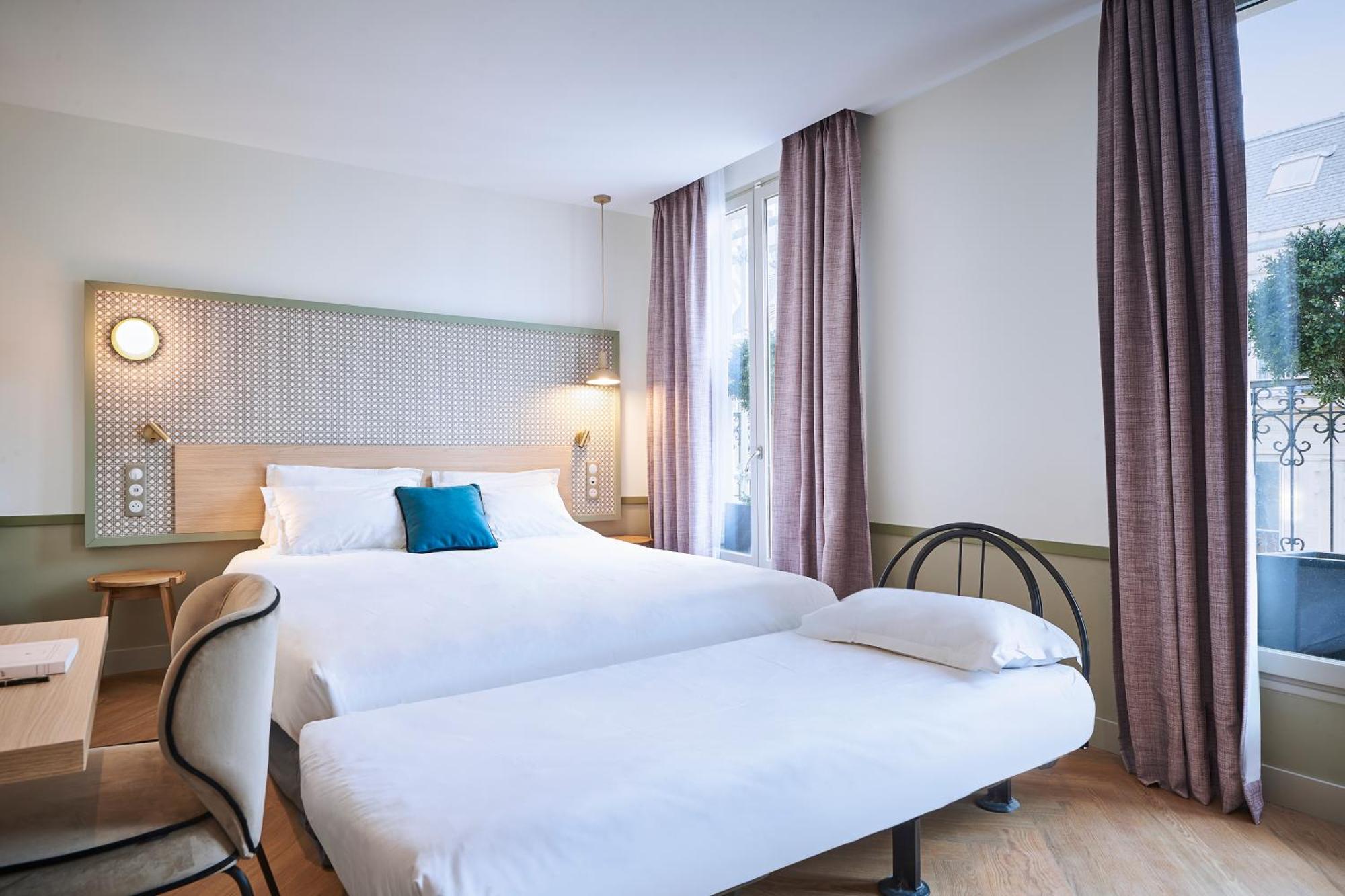 Quarto Triplo com Varanda