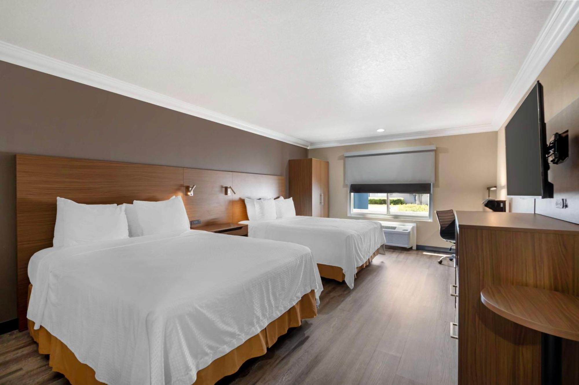 Queen Room with Two Queen Beds,1661640276:JPEG
