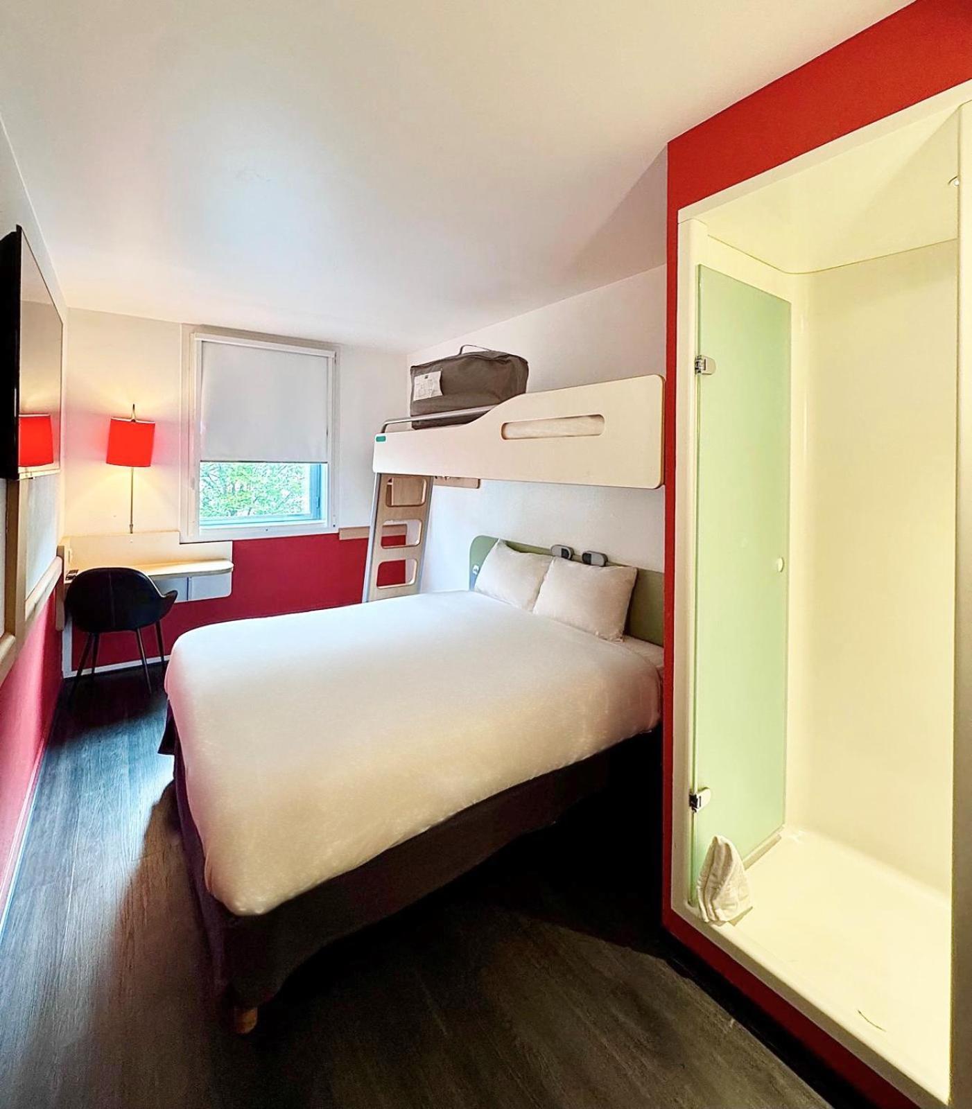 Triple Room One Double Bed One Bunk Bed,1664659675:JPEG