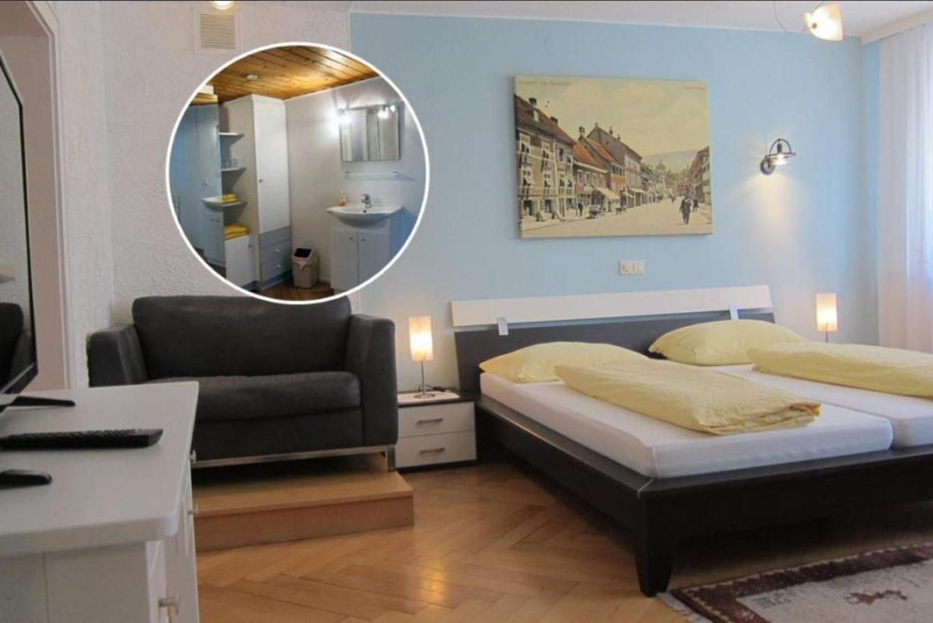 Dreibettzimmer mit Gemeinschaftsbad