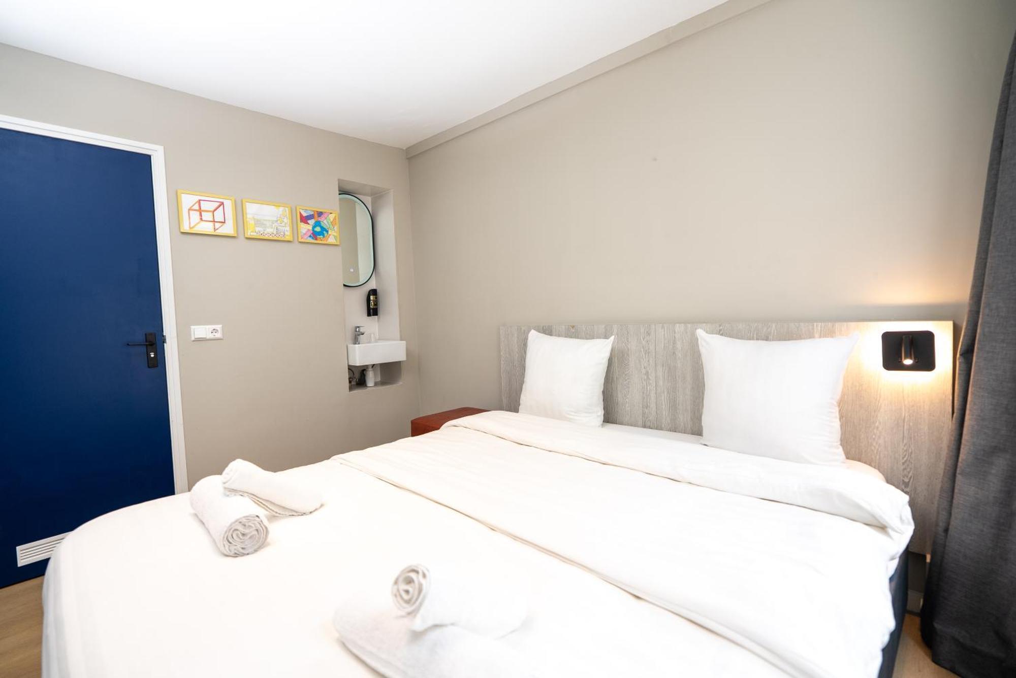 Double Room Private Bathroom